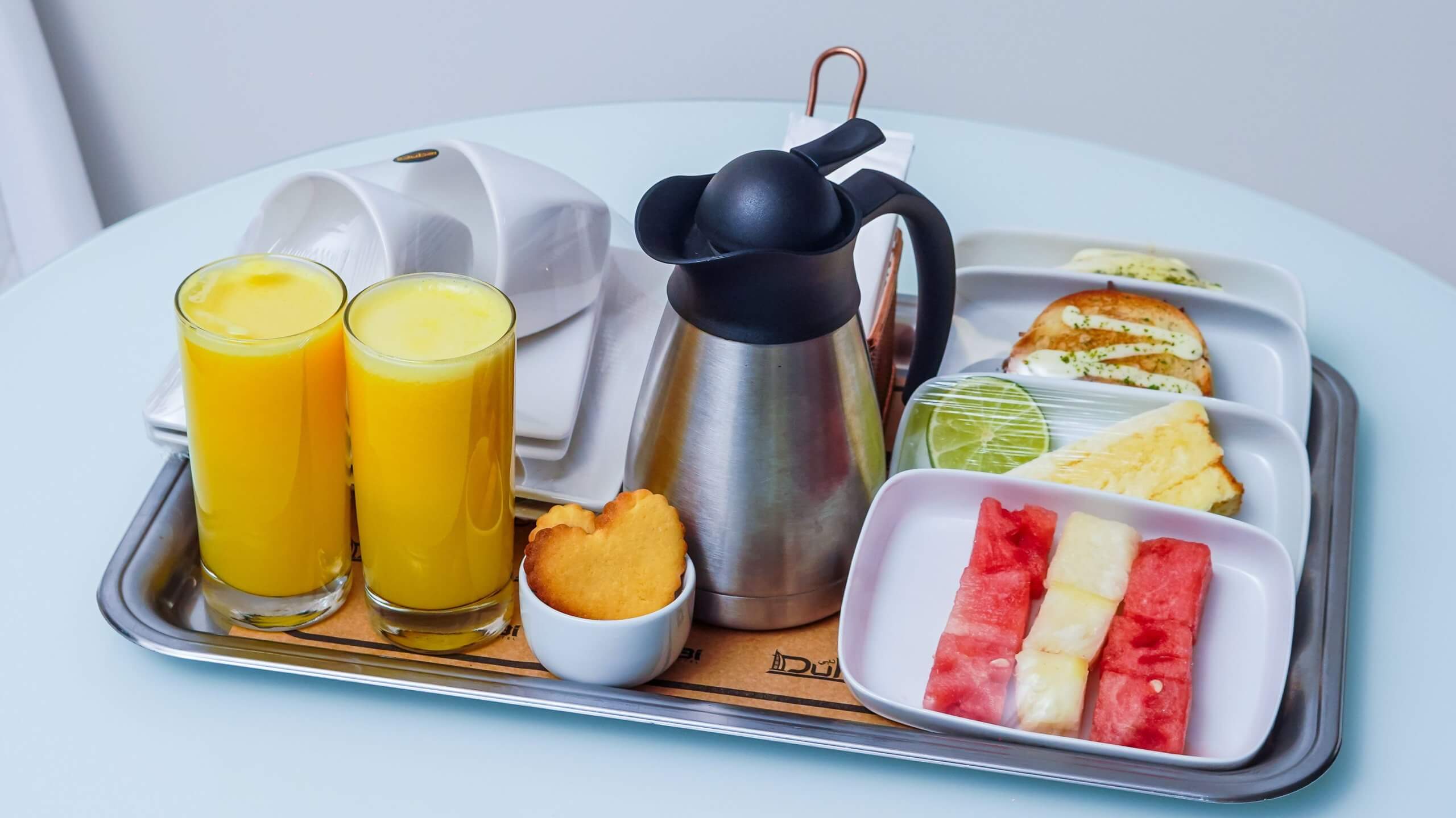 Airbnb Superhost: como se tornar um super anfitrião em 8 passos 11 Snack bar com mimos preparados para os hóspedes