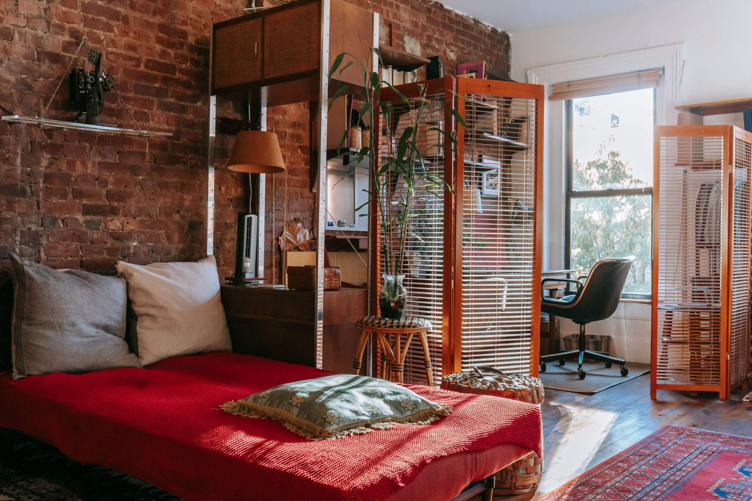 Boho Chic: como decorar com esse estilo atemporal 12 Móveis clássicos e de época na decoração boho chic