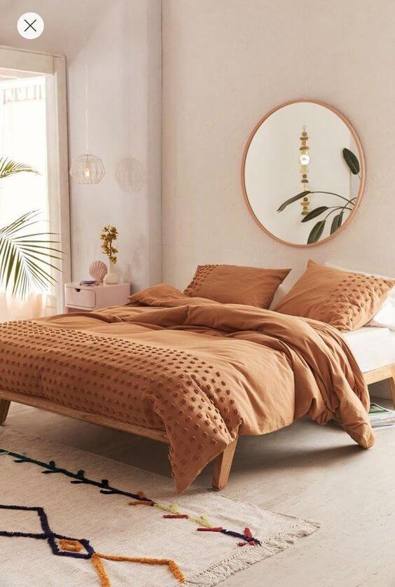 Decoração para quarto de casal: + de 20 fotos e dicas incríveis! 4 decoração quarto de casal minimalista marrom