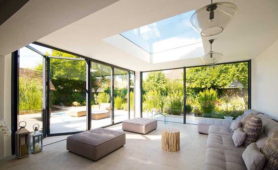 casa sustentável com claraboia