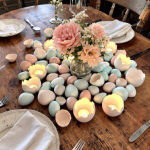 Decoração de Páscoa para a sua casa! 11 decoracao com casca de ovo na mesa