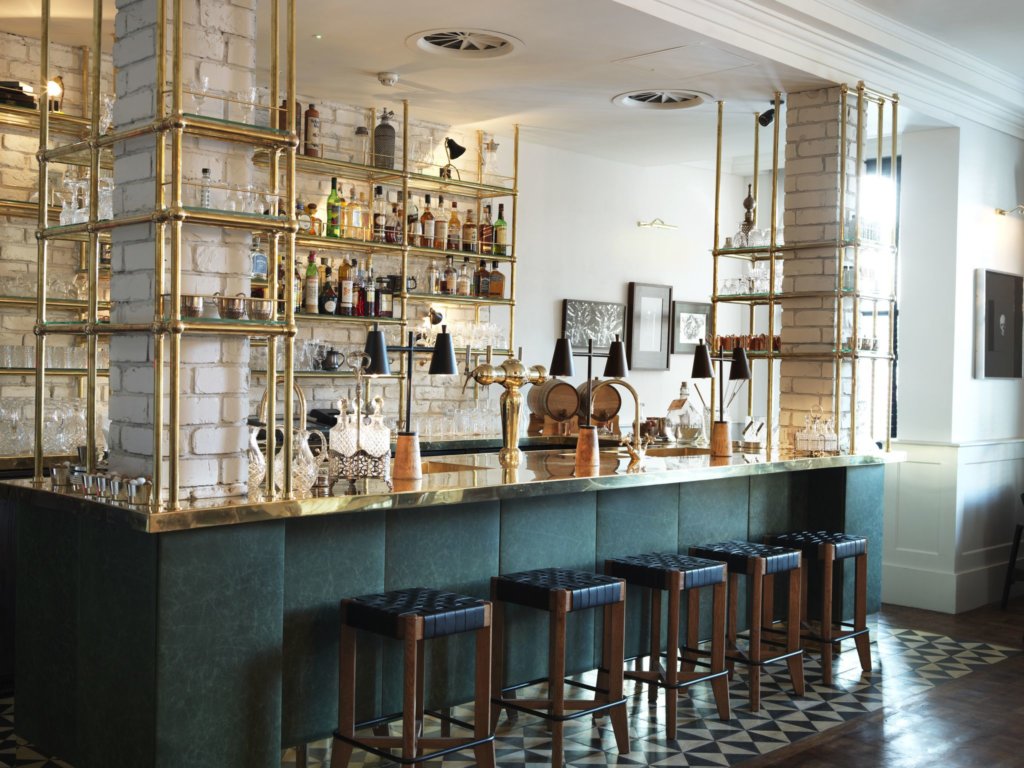 Como ter um bar em casa? | Blog | Liv Decora