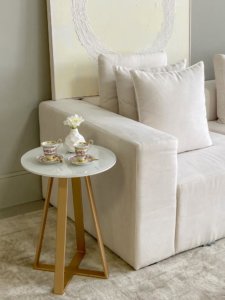 sofa e mesa lateral