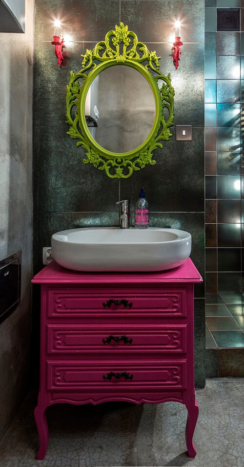 espelho barroco no lavabo