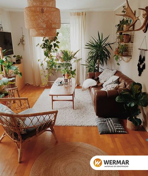 sala de estar com plantas
