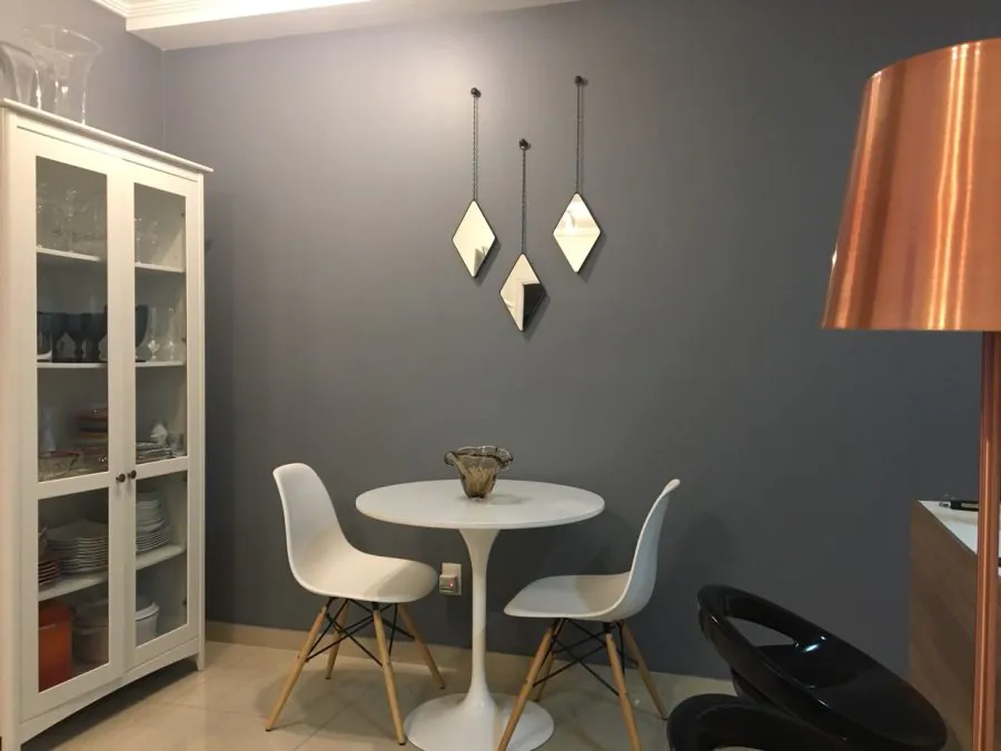Mesa Saarinen Redonda