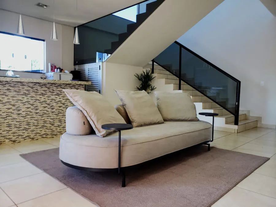 Sofá com Mesa Lateral Napoleão 07e2347bbeebaaf4e92ea84f2774c1fc