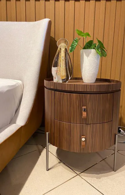 Mesa de Cabeceira Alpina