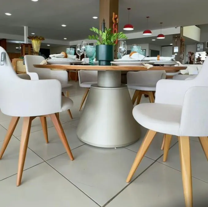 Mesa de Jantar Redonda Isa