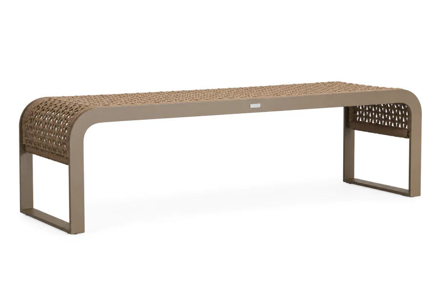 Banco Área Externa Therma em alumínio extrudado Fendi Fosco com corda naval Rami trançada, design contemporâneo com cantos arredondados.