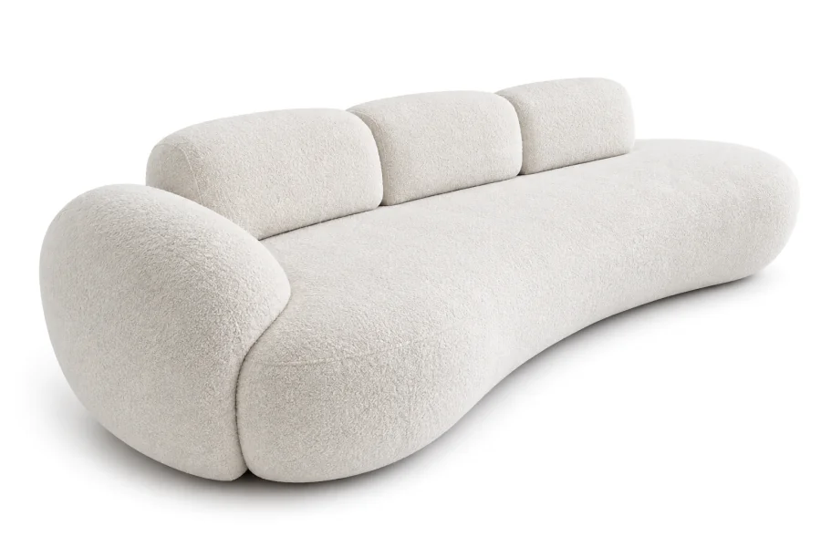 Sofá Curvo Orgânico Salgueiro em tecido bouclé Off White, com assento contínuo curvo, formas arredondadas e três encostos estofados.